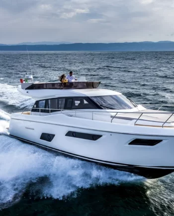 FERRETTI YACHTS 450