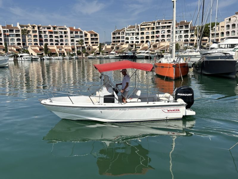 BOSTON WHALER 17 OUTRAGE