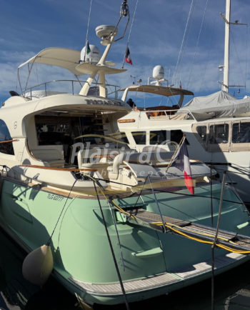 MOCHI DOLPHIN 64 FLY - SEAKEEPER Stabilized